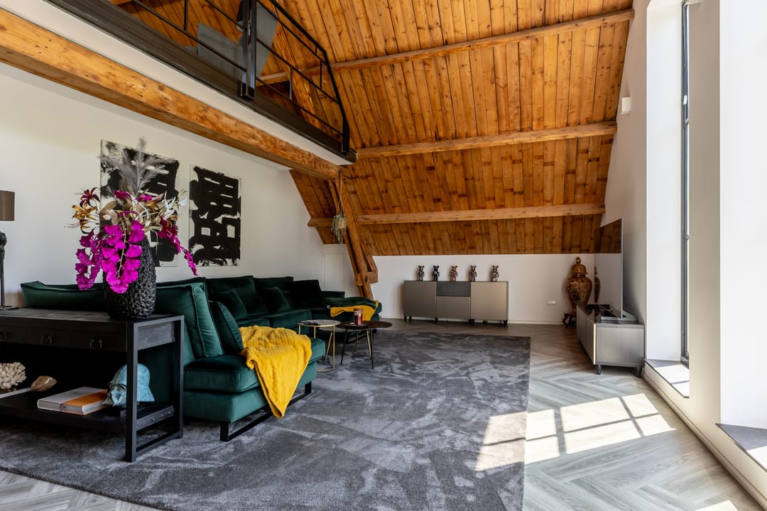Historic Wine Warehouse Converted into Unique Canal-Side Residence with Guest Apartment and Practice Space — 37