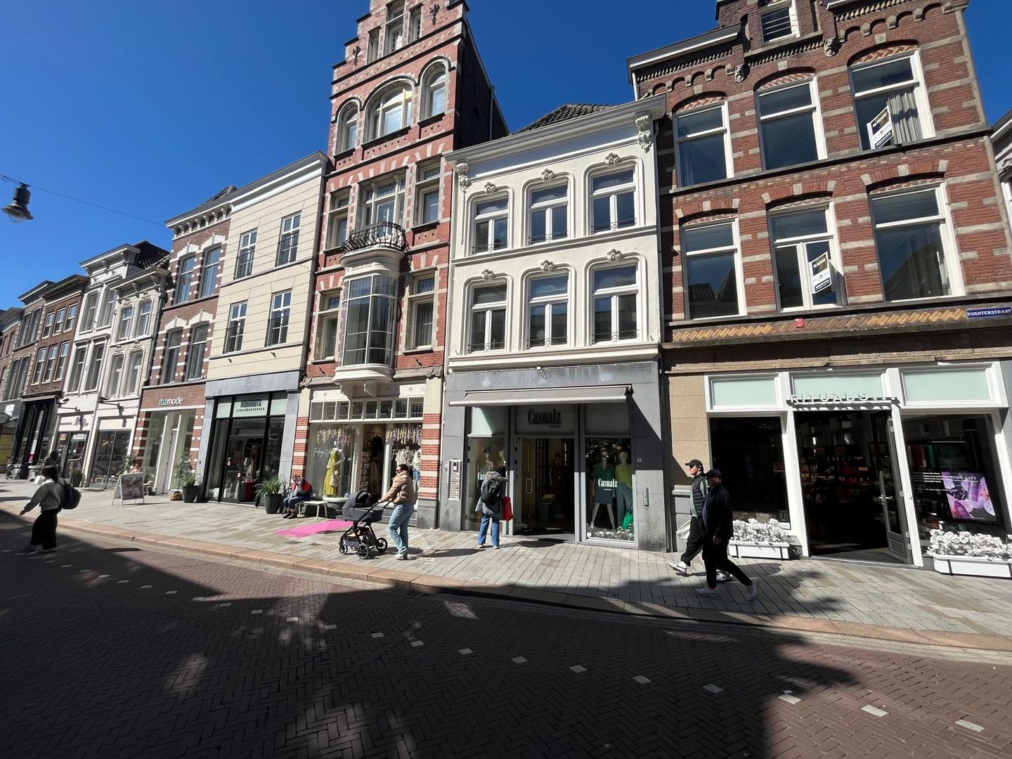 View photo 3 of Vughterstraat 3