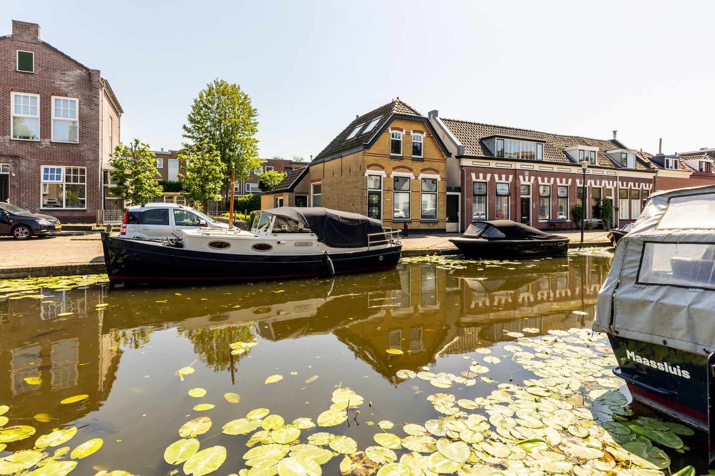Historic Wine Warehouse Converted into Unique Canal-Side Residence with Guest Apartment and Practice Space — 79