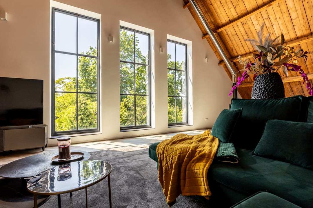 Historic Wine Warehouse Converted into Unique Canal-Side Residence with Guest Apartment and Practice Space — 41
