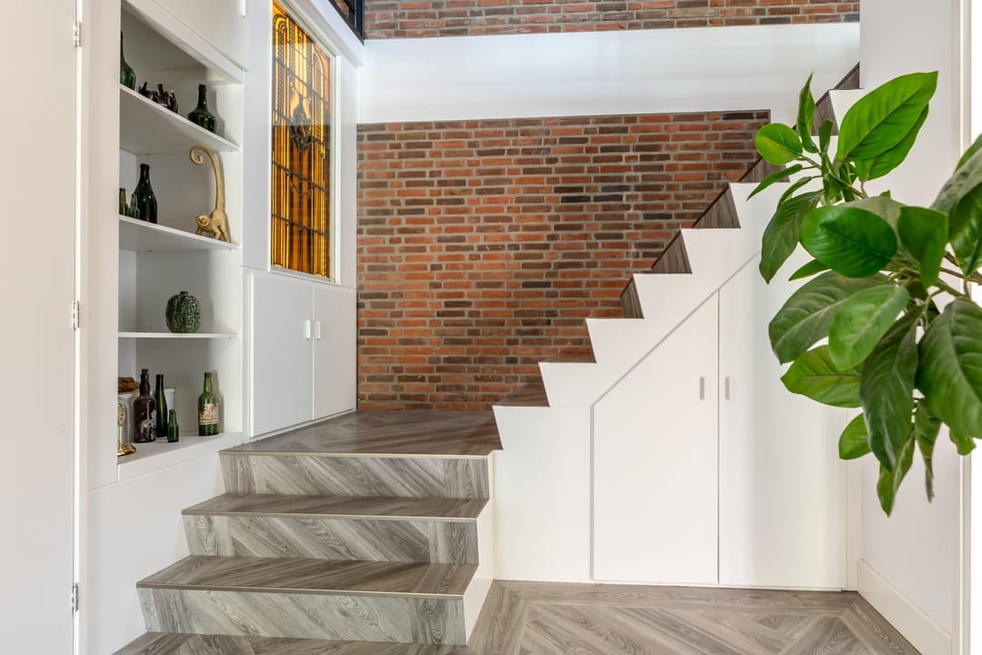 Historic Wine Warehouse Converted into Unique Canal-Side Residence with Guest Apartment and Practice Space — 28