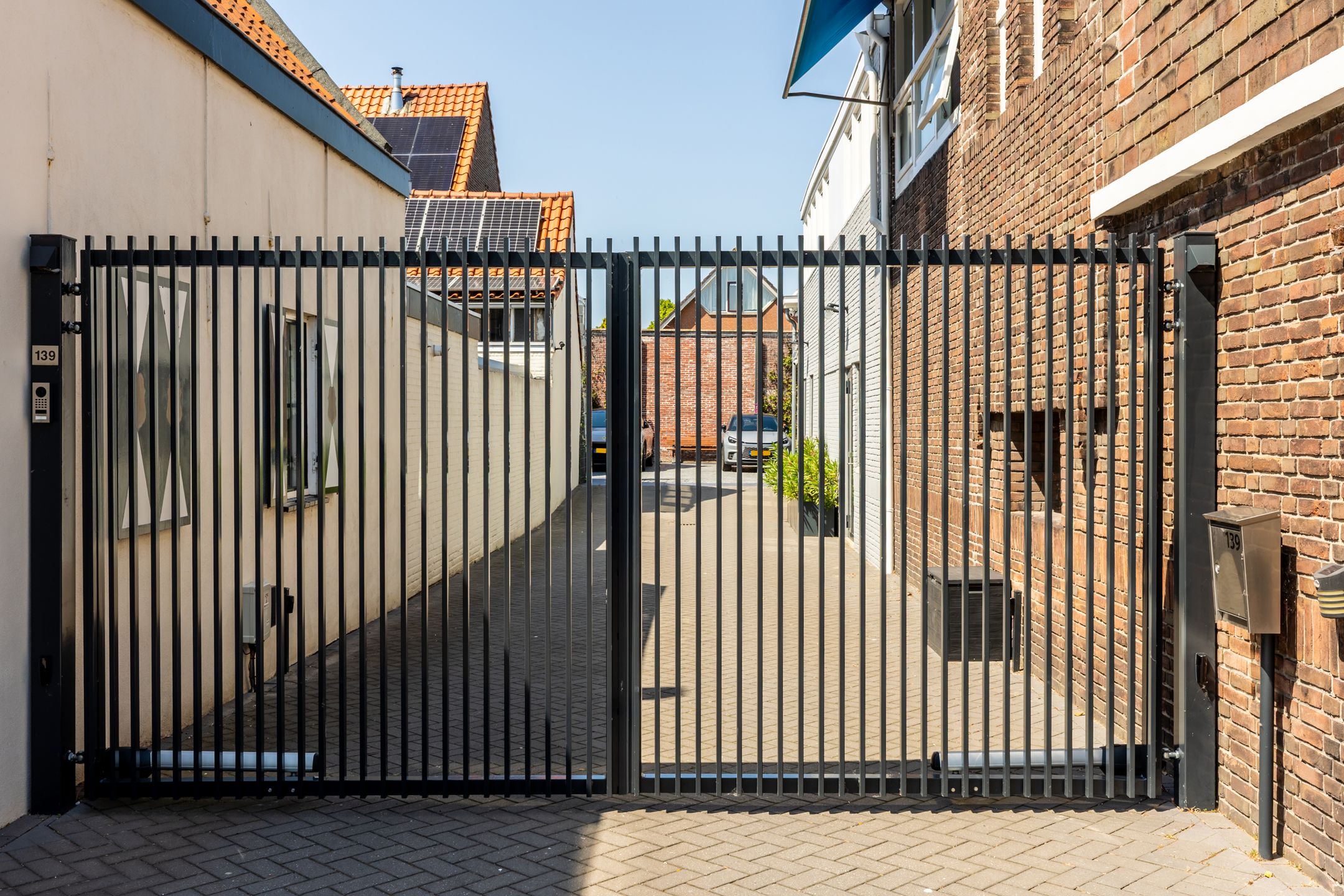 Historic Wine Warehouse Converted into Unique Canal-Side Residence with Guest Apartment and Practice Space — 69