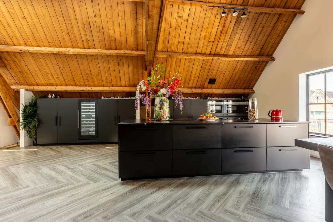 Historic Wine Warehouse Converted into Unique Canal-Side Residence with Guest Apartment and Practice Space — 32