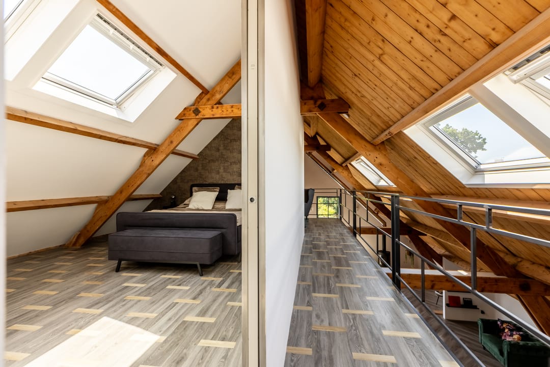 Historic Wine Warehouse Converted into Unique Canal-Side Residence with Guest Apartment and Practice Space — 53