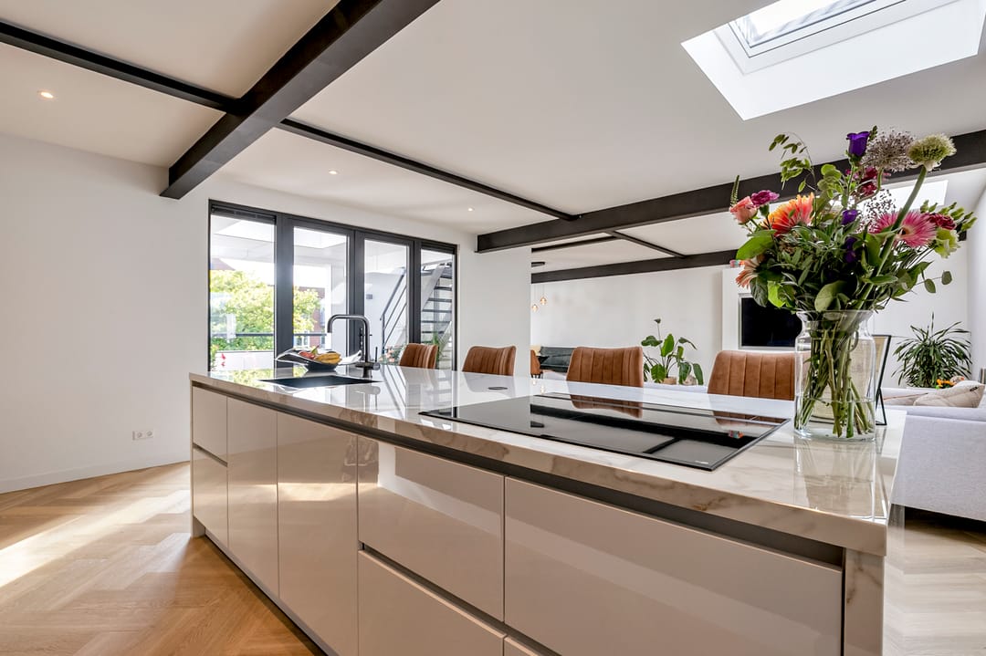 Luxurious Renovated Upper Apartment with Spacious Rooftop Terrace in Huissen Center — 8
