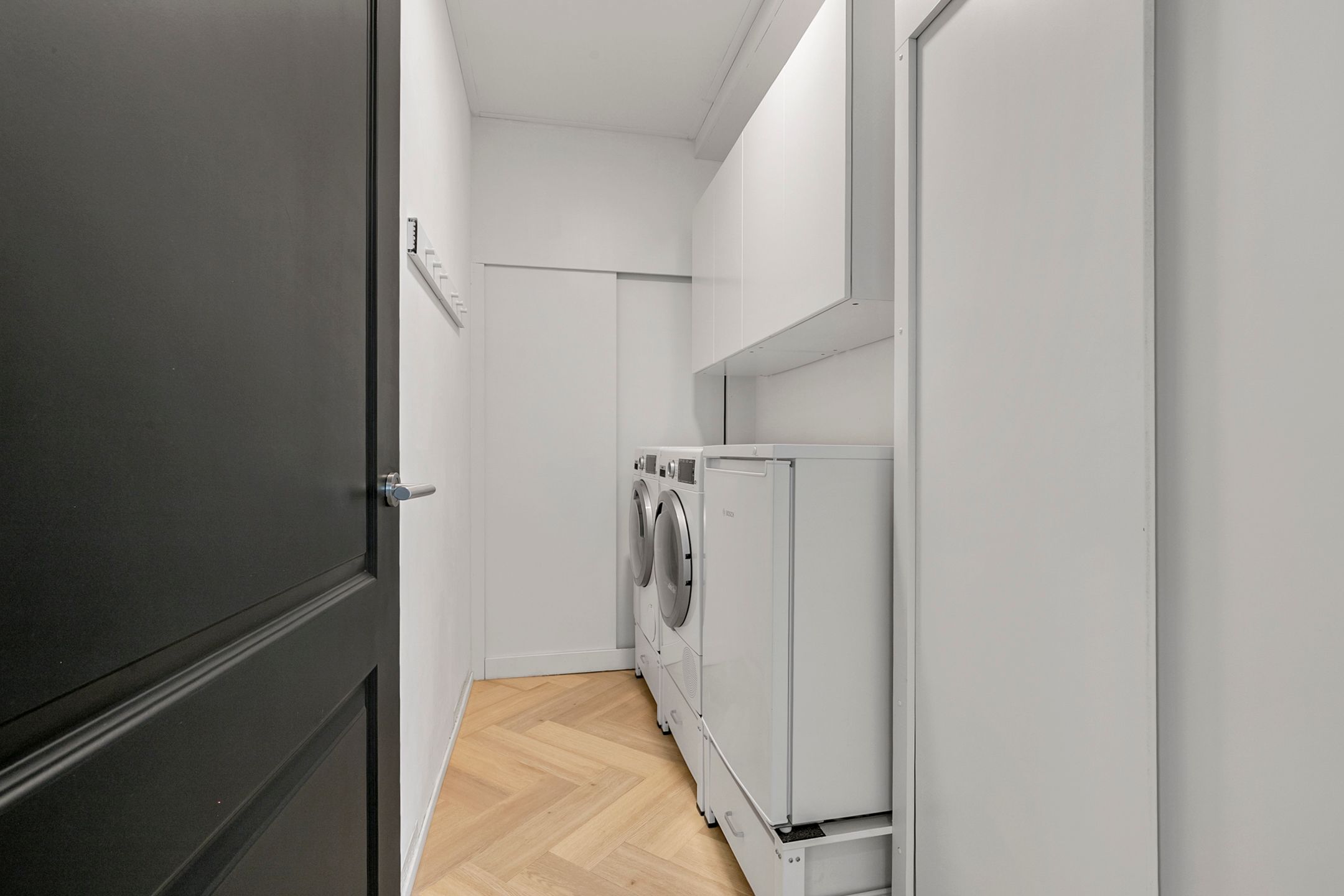 Luxurious Renovated Upper Apartment with Spacious Rooftop Terrace in Huissen Center — 24