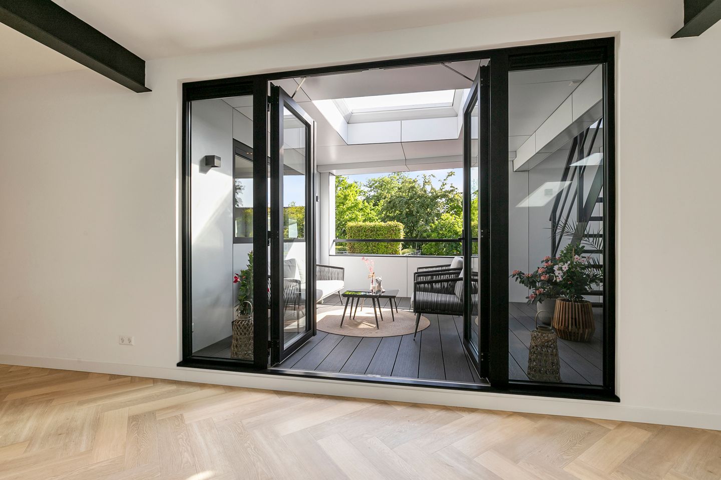 Luxurious Renovated Upper Apartment with Spacious Rooftop Terrace in Huissen Center — 14