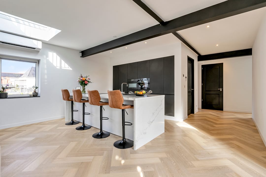 Luxurious Renovated Upper Apartment with Spacious Rooftop Terrace in Huissen Center — 7