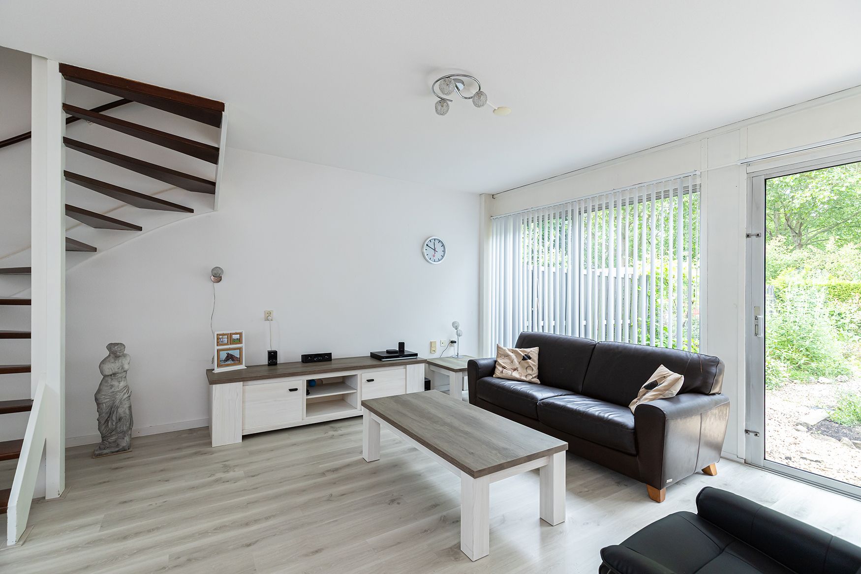 Spacious Terraced House with Four Bedrooms and Private Parking in Green Middenpolder — 9
