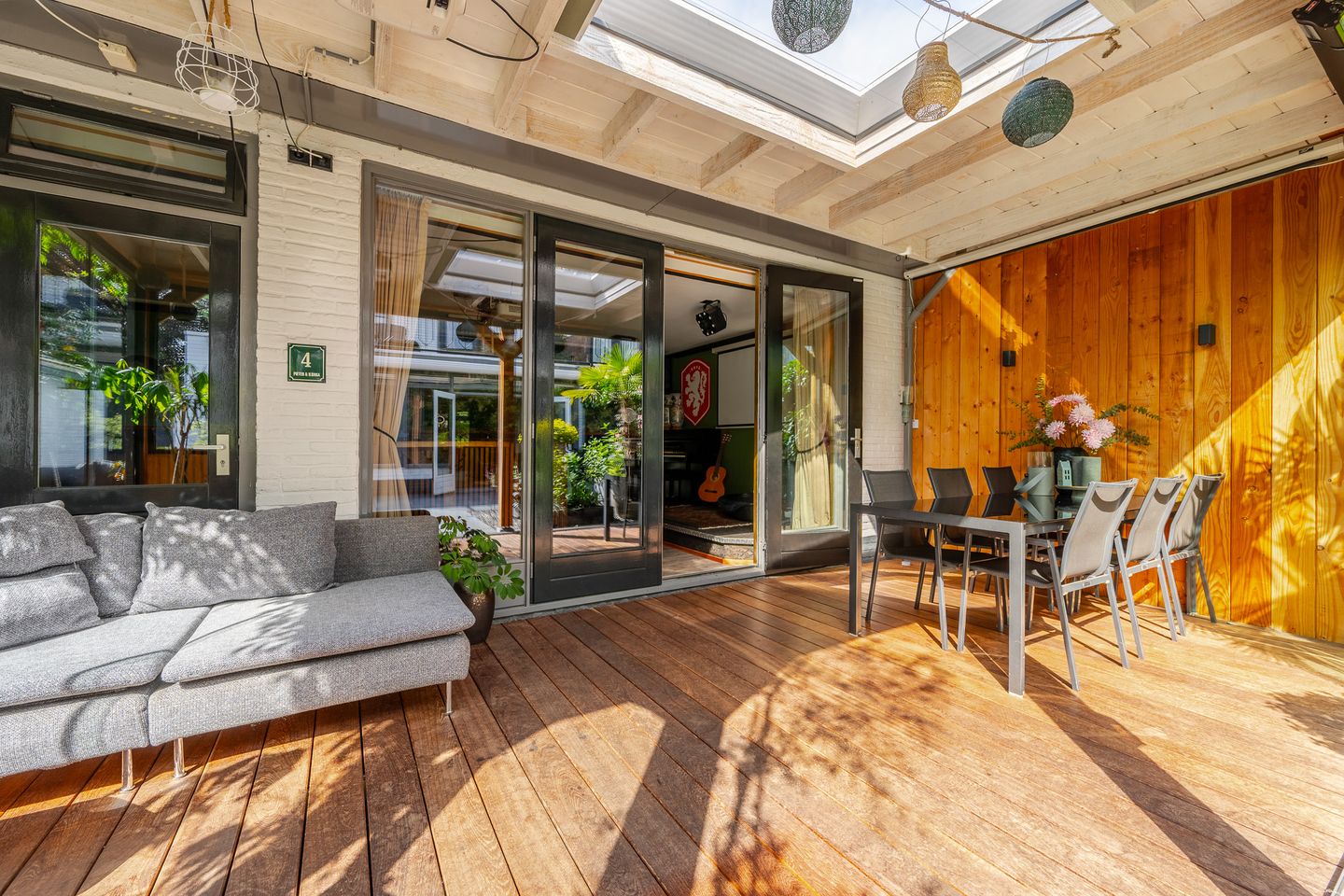 Spacious Semi-Detached Family Home with Versatile Outbuilding in Green Zeist Location — 44