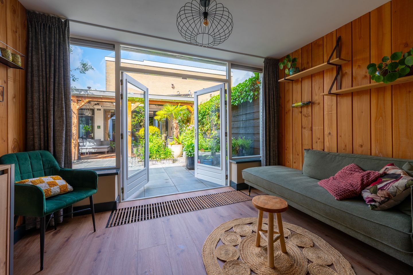 Spacious Semi-Detached Family Home with Versatile Outbuilding in Green Zeist Location — 14