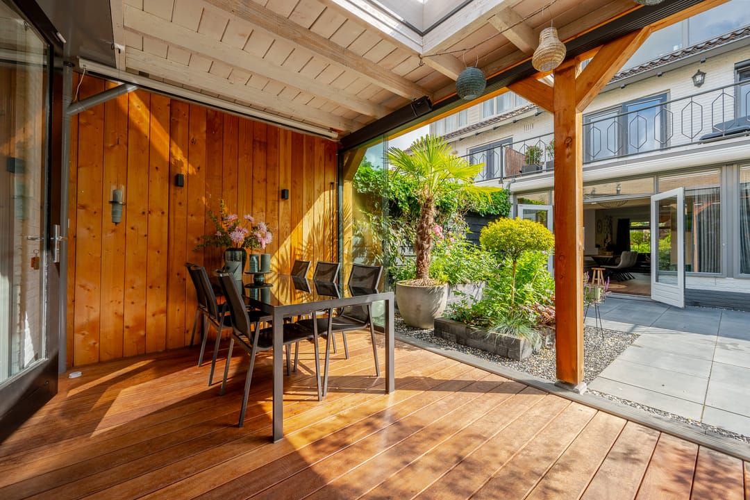 Spacious Semi-Detached Family Home with Versatile Outbuilding in Green Zeist Location — 46