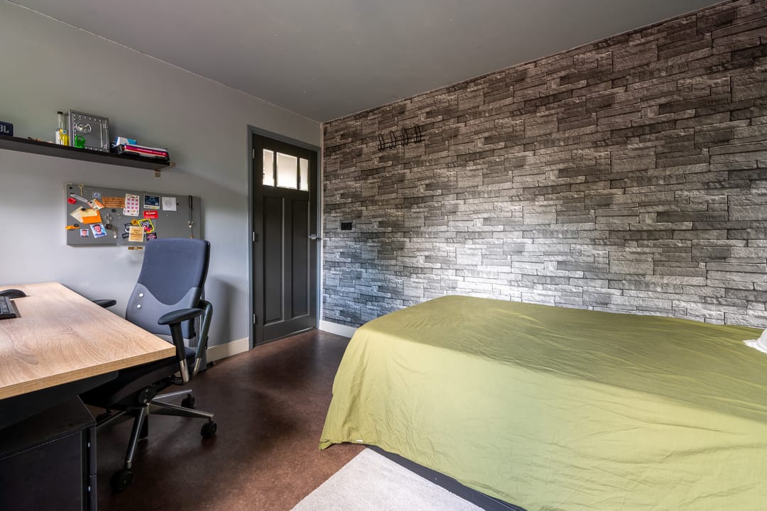 Spacious Semi-Detached Family Home with Versatile Outbuilding in Green Zeist Location — 26