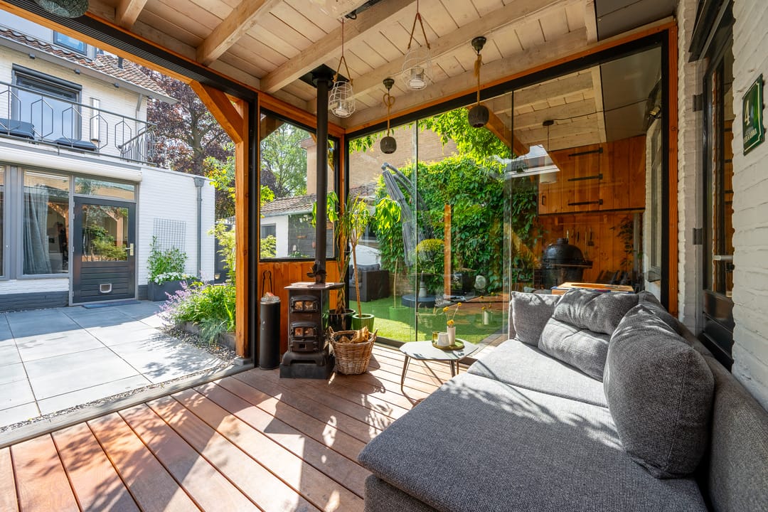 Spacious Semi-Detached Family Home with Versatile Outbuilding in Green Zeist Location — 47