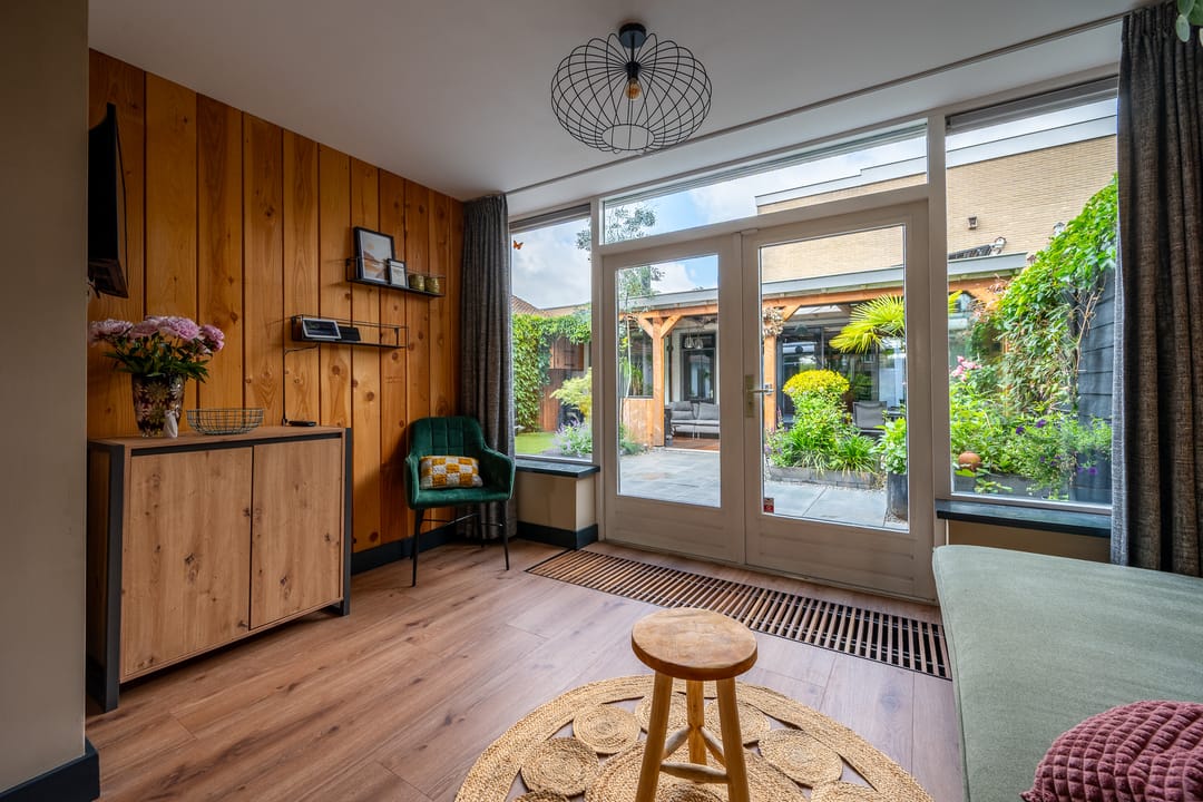 Spacious Semi-Detached Family Home with Versatile Outbuilding in Green Zeist Location — 13