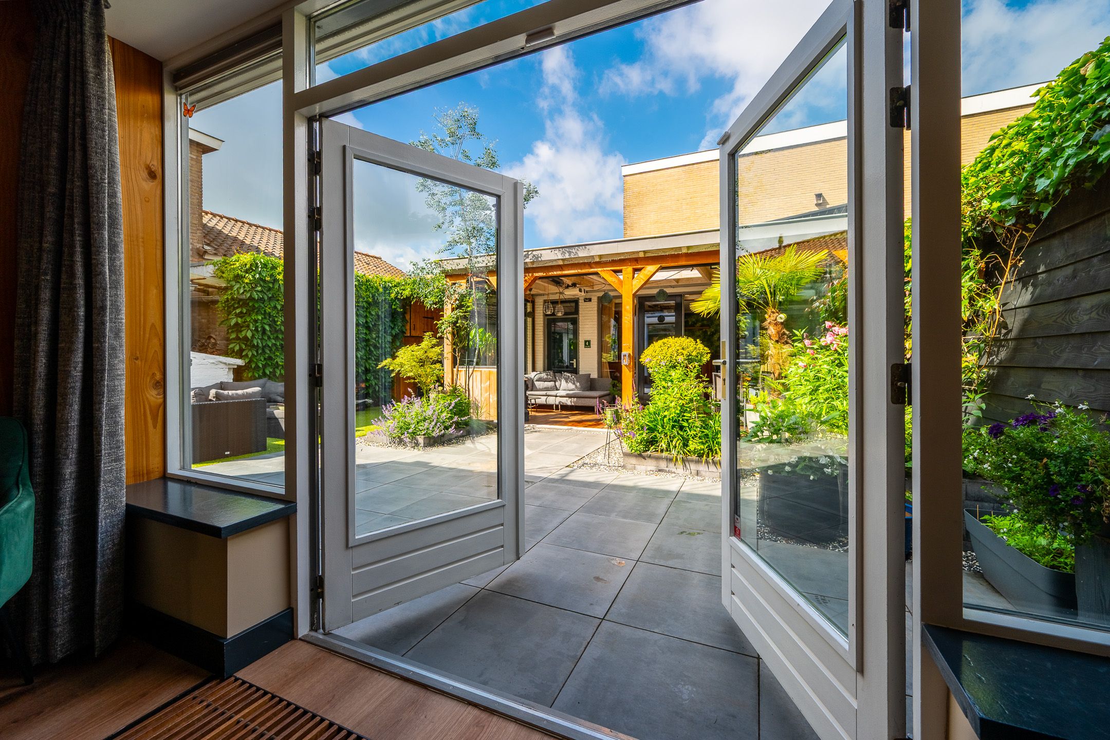 Spacious Semi-Detached Family Home with Versatile Outbuilding in Green Zeist Location — 15