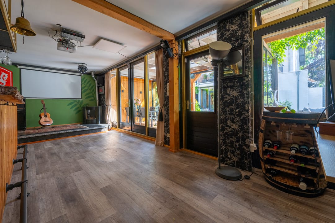 Spacious Semi-Detached Family Home with Versatile Outbuilding in Green Zeist Location — 52