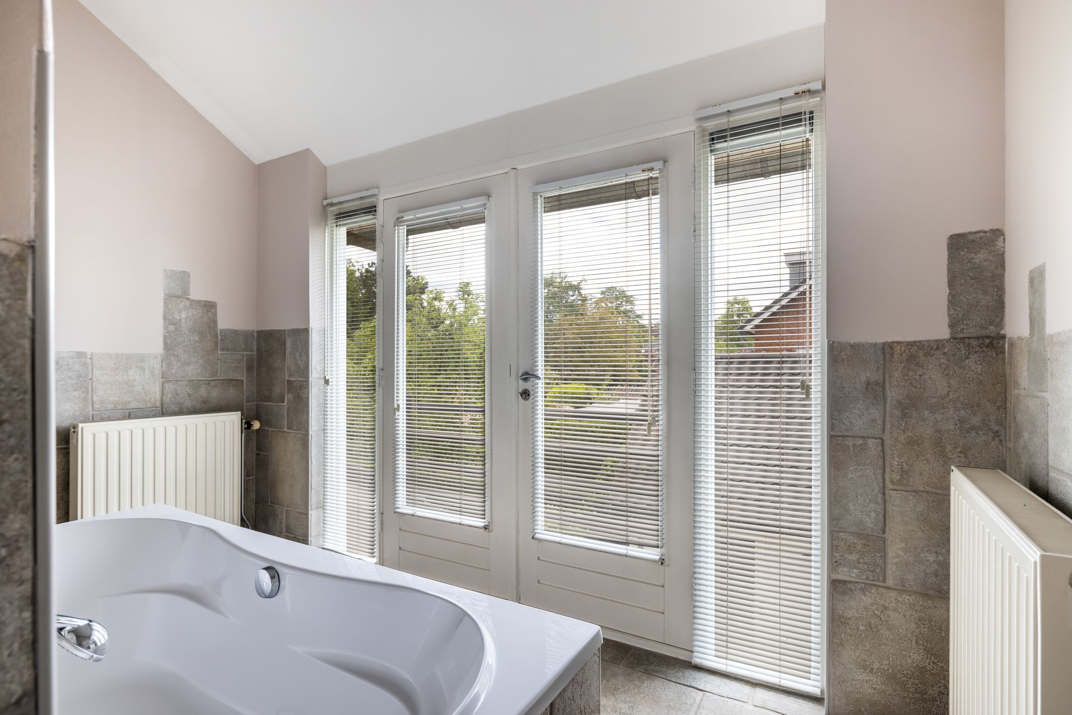 Photo 60 of Van Renesselaan 43-A