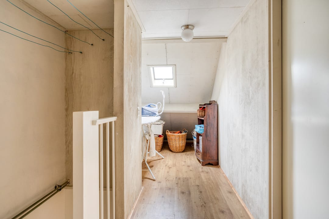 Spacious Corner Home with Large Private Garden in Soestdijk — 28