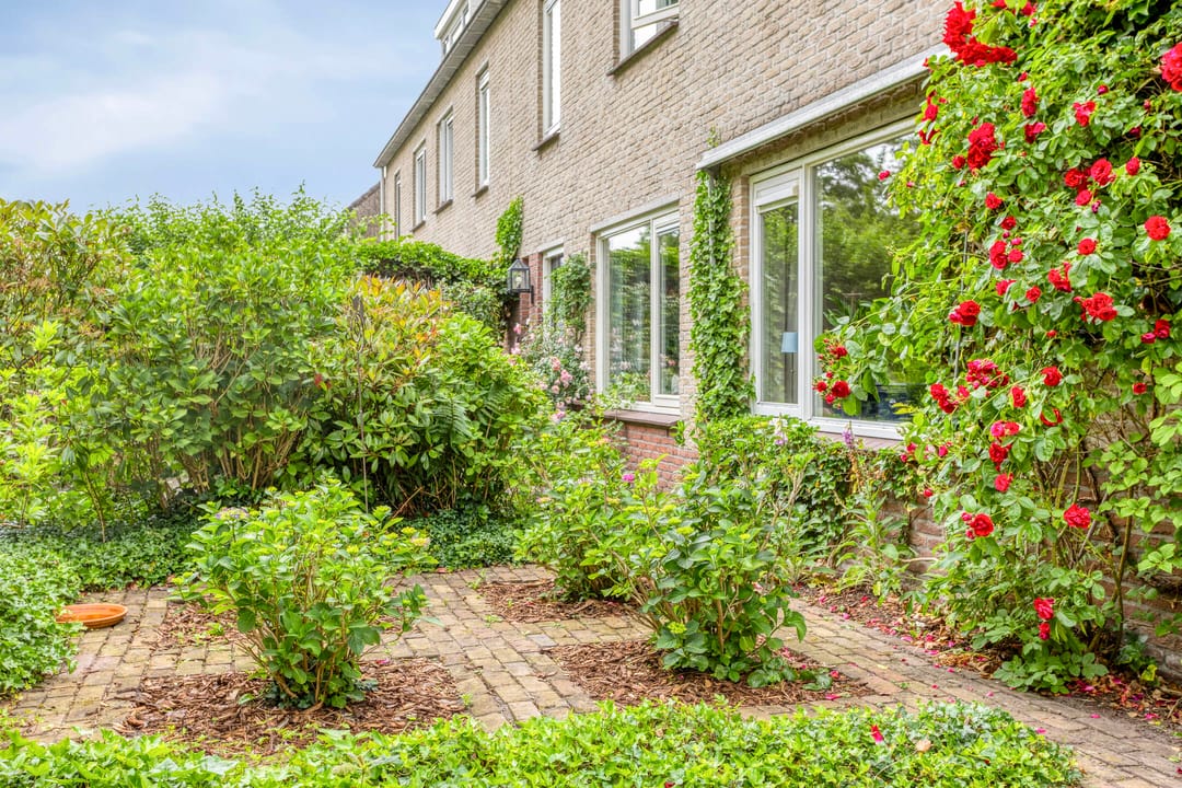 Spacious Corner Home with Large Private Garden in Soestdijk — 41