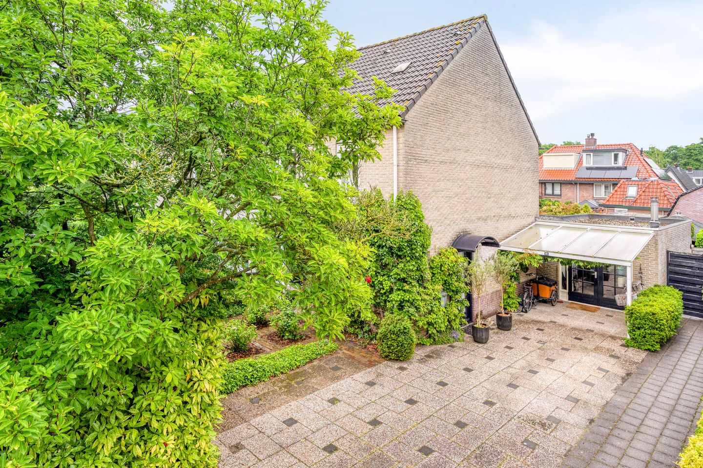 Spacious Corner Home with Large Private Garden in Soestdijk — 44