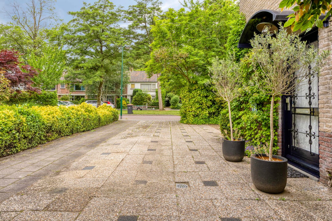 Spacious Corner Home with Large Private Garden in Soestdijk — 43