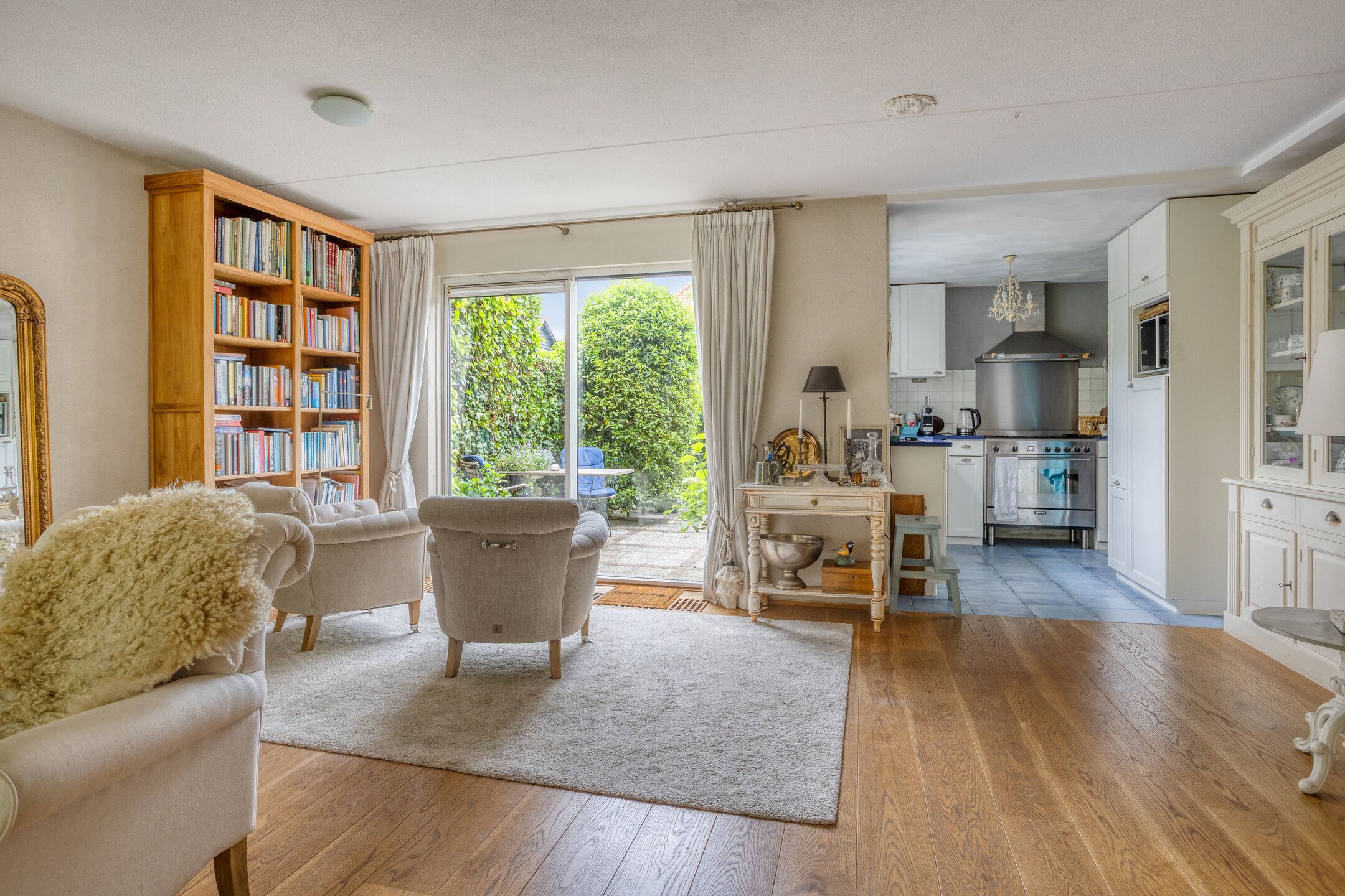 Spacious Corner Home with Large Private Garden in Soestdijk — 9