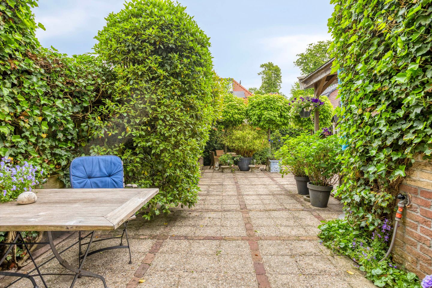 Spacious Corner Home with Large Private Garden in Soestdijk — 34