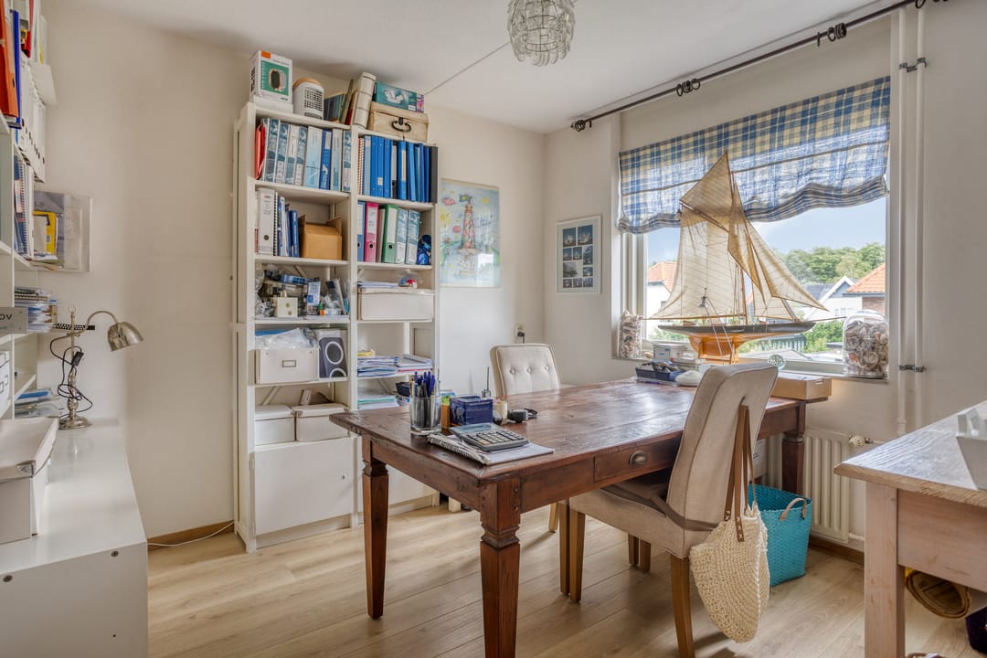 Spacious Corner Home with Large Private Garden in Soestdijk — 22