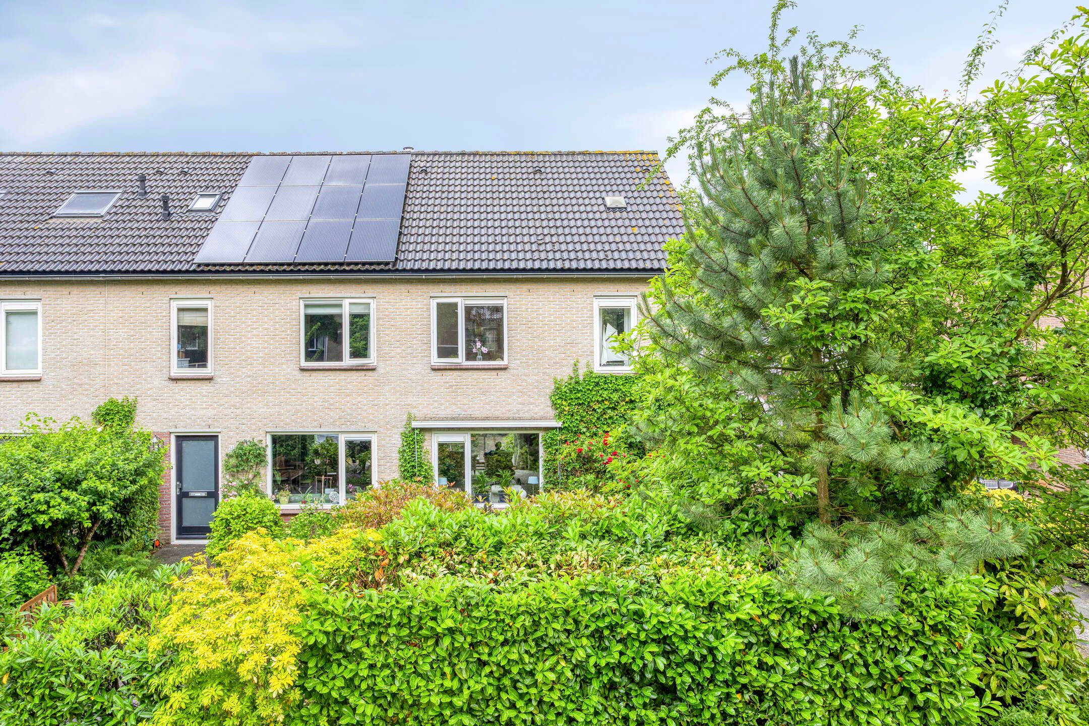 Spacious Corner Home with Large Private Garden in Soestdijk — 45
