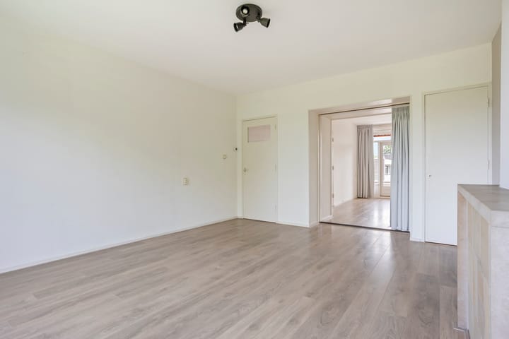 Photo 4 of Parelmoerhorst 152