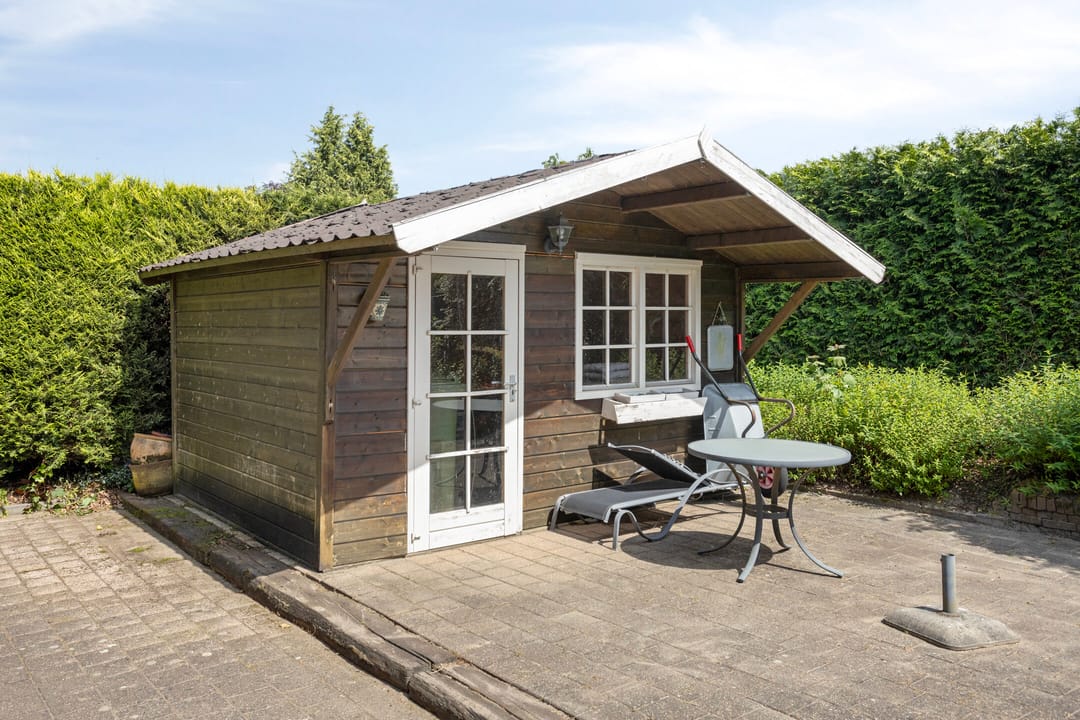 Spacious Split Level Home with Panoramic Views Near Woensdrecht — 38