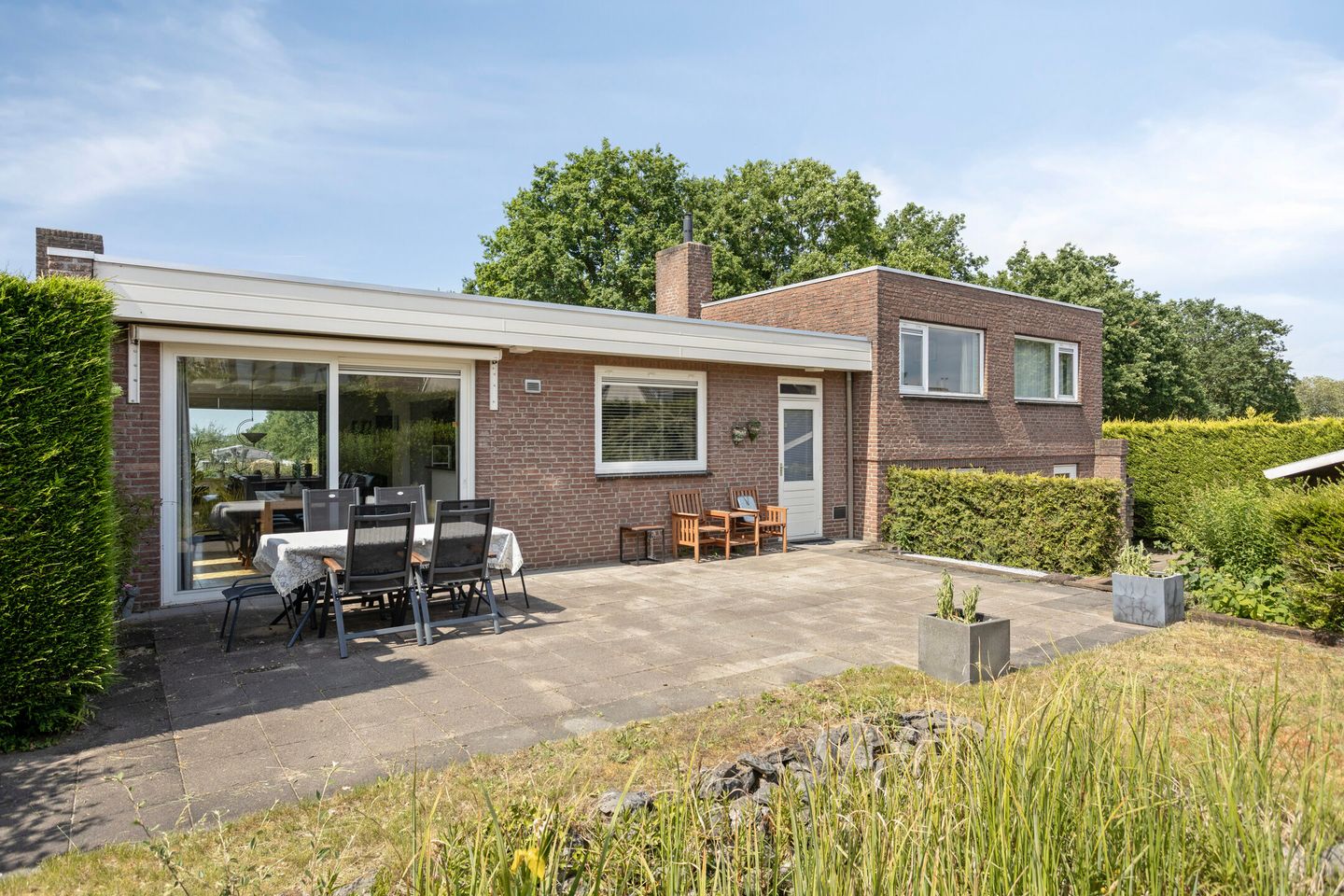 Spacious Split Level Home with Panoramic Views Near Woensdrecht — 35