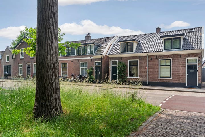 Photo 2 of Zuidereinde 60