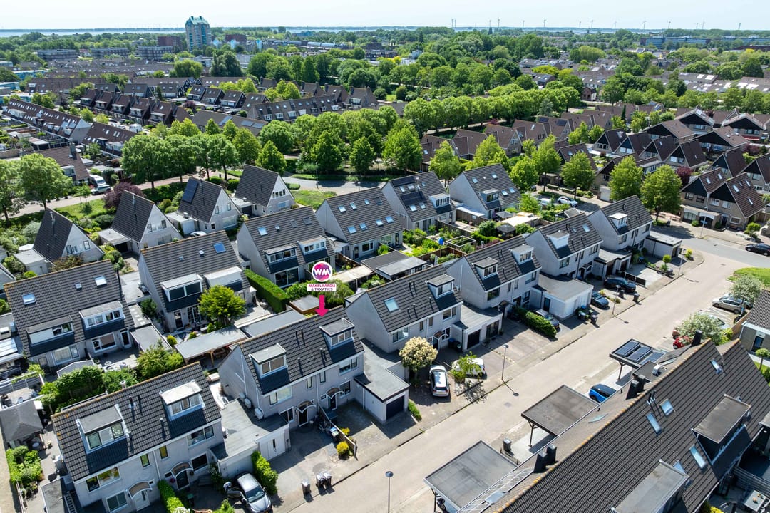 Foto 43 van Maarten Trompstraat 27