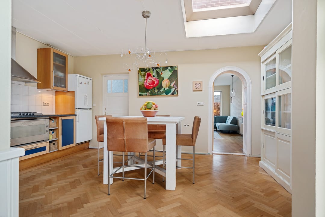 Spacious Detached Home with Versatile Outbuilding in Apeldoorn West — 11