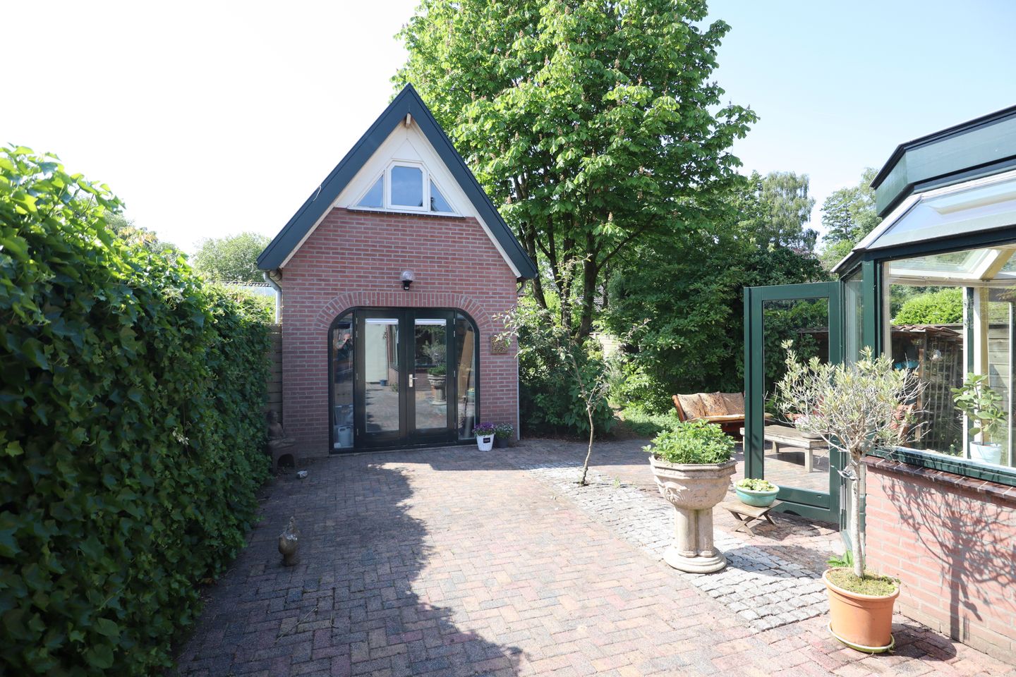 Spacious Detached Home with Versatile Outbuilding in Apeldoorn West — 35