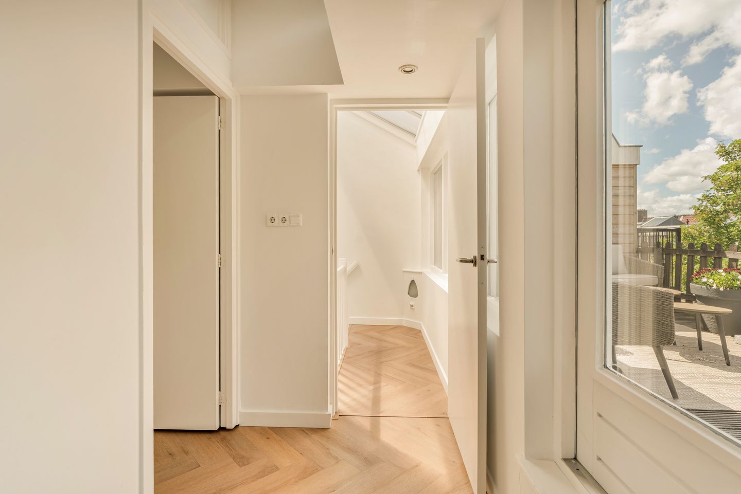 Spacious Double Upper-Floor Apartment with Roof Terrace in Amsterdam-Zuid — 20