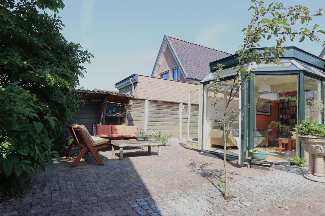Spacious Detached Home with Versatile Outbuilding in Apeldoorn West — 28