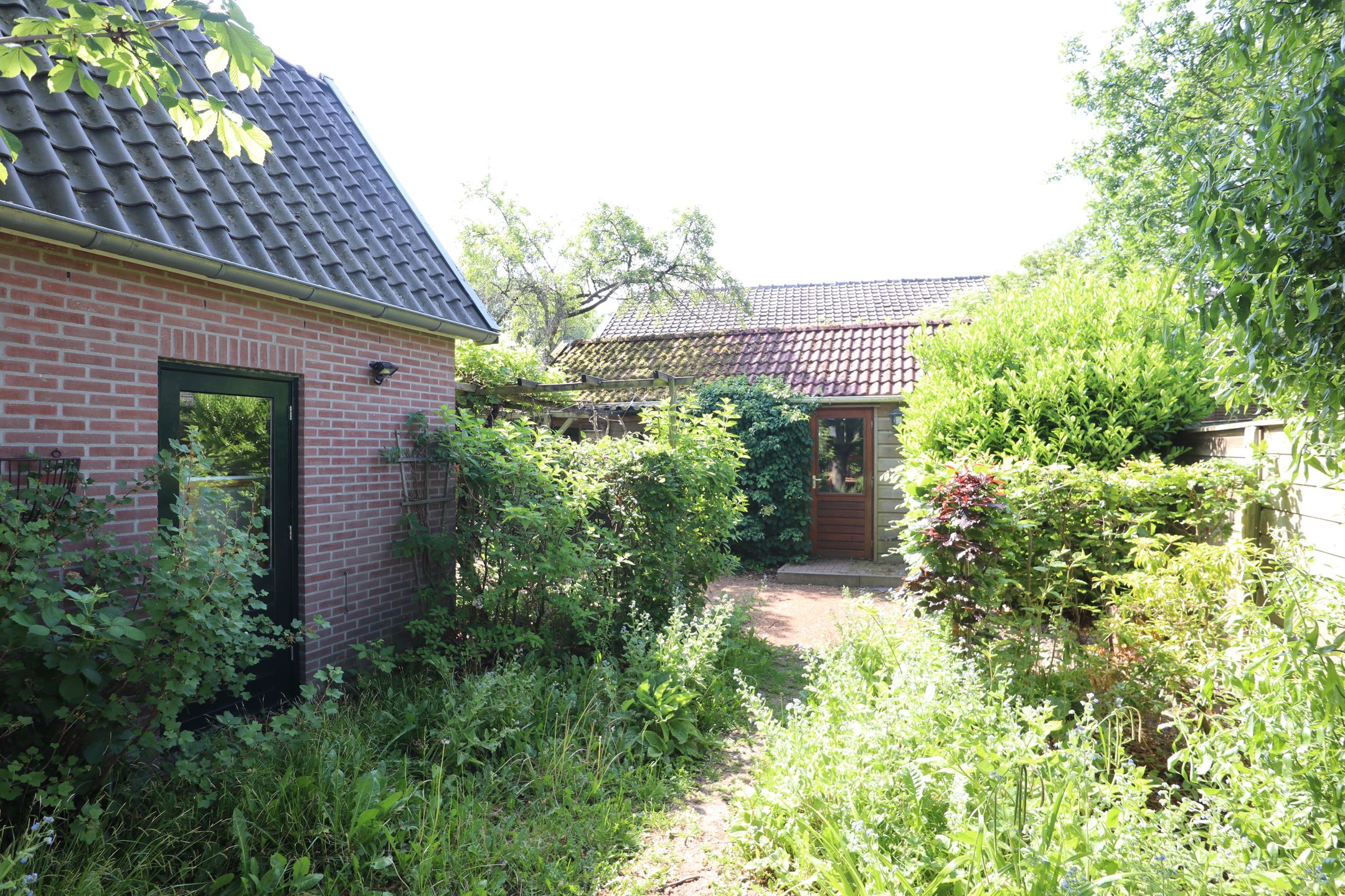 Spacious Detached Home with Versatile Outbuilding in Apeldoorn West — 33
