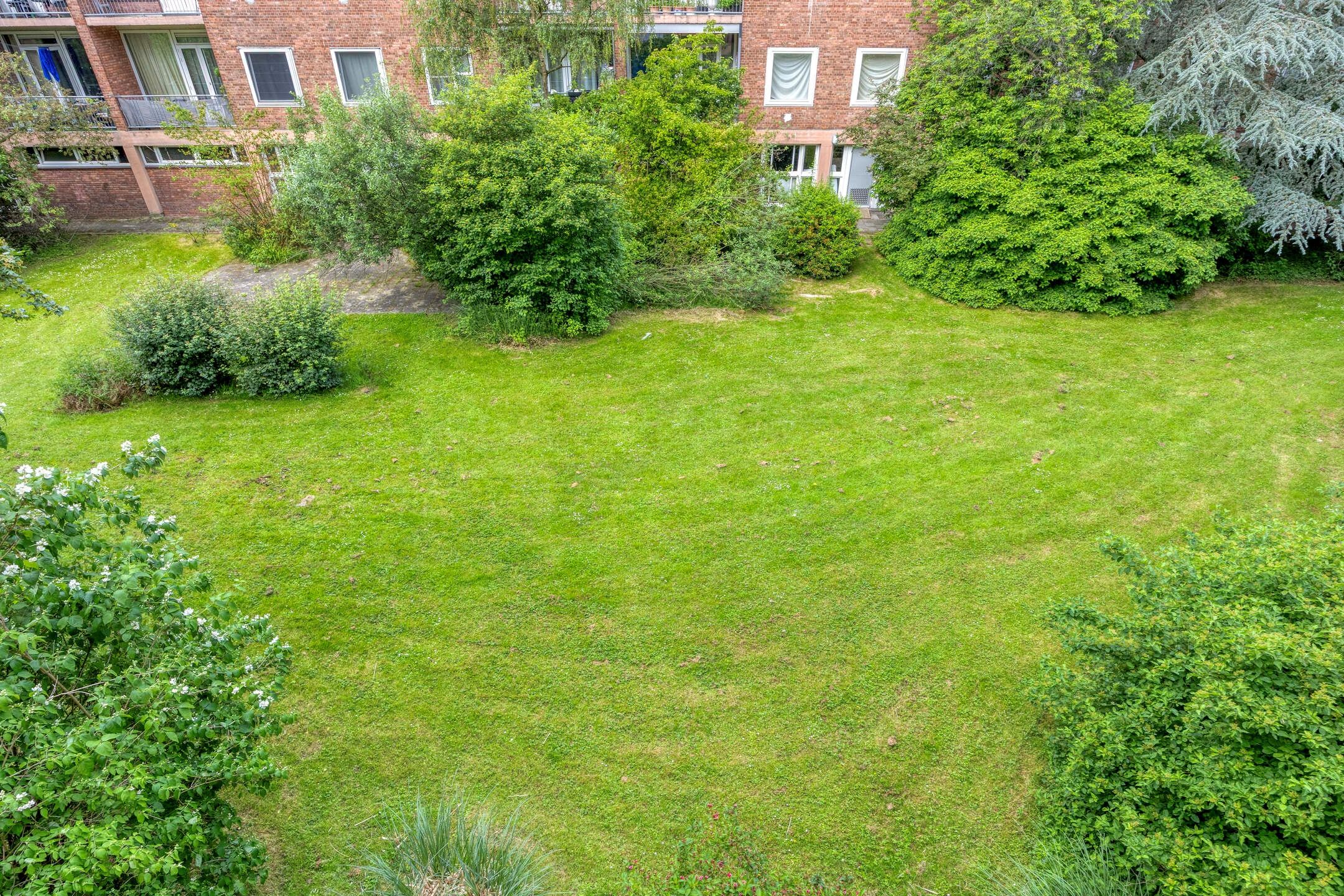 Energy Efficient Three-Bedroom Apartment with Two Balconies in Rotterdam-West — 21