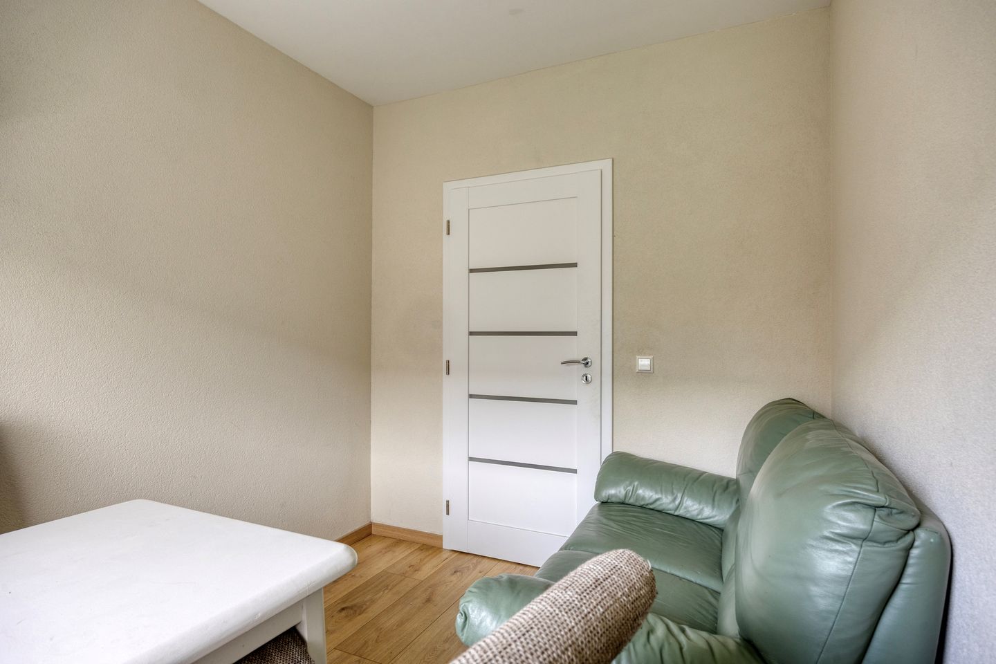 Energy Efficient Three-Bedroom Apartment with Two Balconies in Rotterdam-West — 10