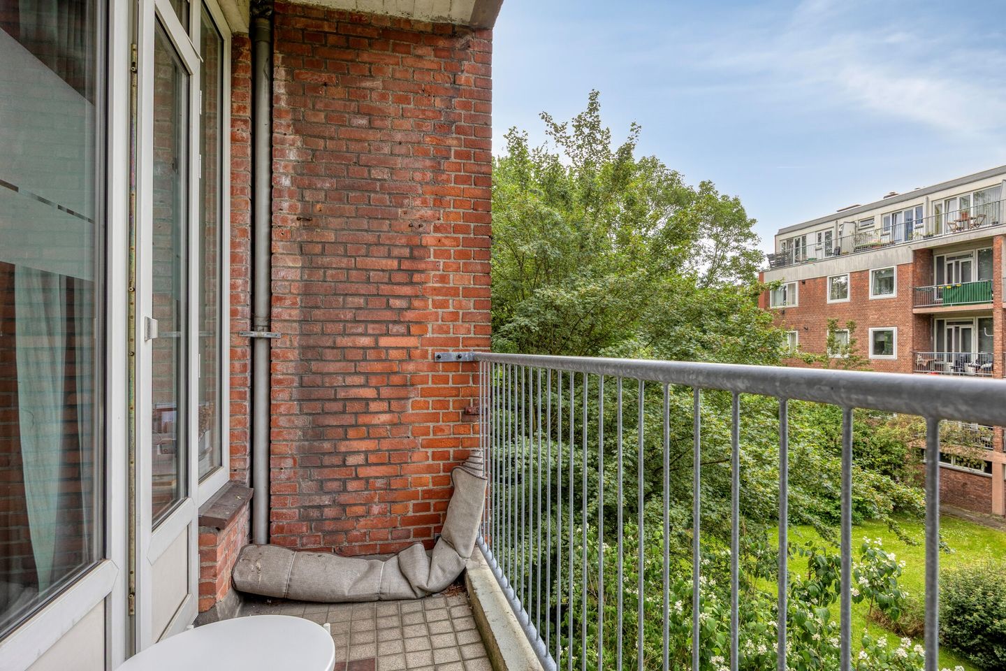 Energy Efficient Three-Bedroom Apartment with Two Balconies in Rotterdam-West — 14