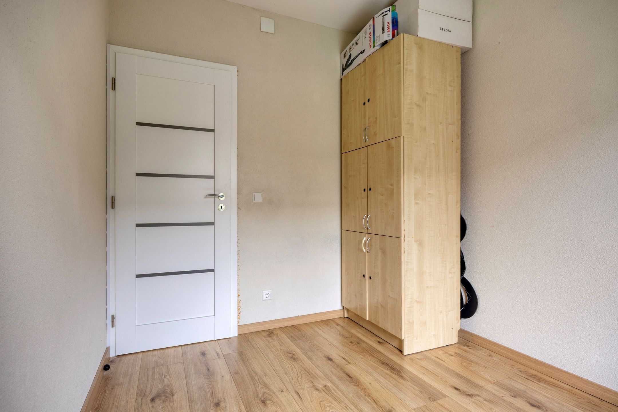 Energy Efficient Three-Bedroom Apartment with Two Balconies in Rotterdam-West — 12