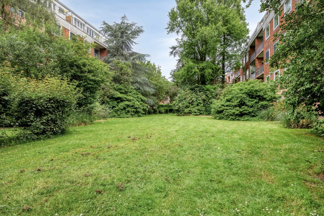 Energy Efficient Three-Bedroom Apartment with Two Balconies in Rotterdam-West — 26