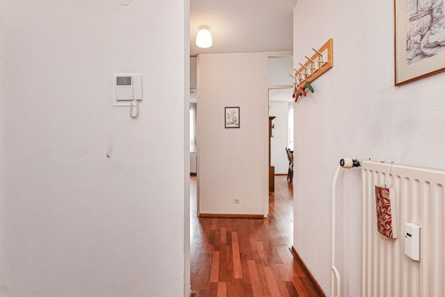 Spacious 3-Room Apartment with Two Balconies in Quiet Green Surroundings — 25