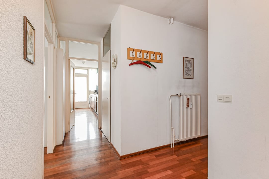 Spacious 3-Room Apartment with Two Balconies in Quiet Green Surroundings — 26
