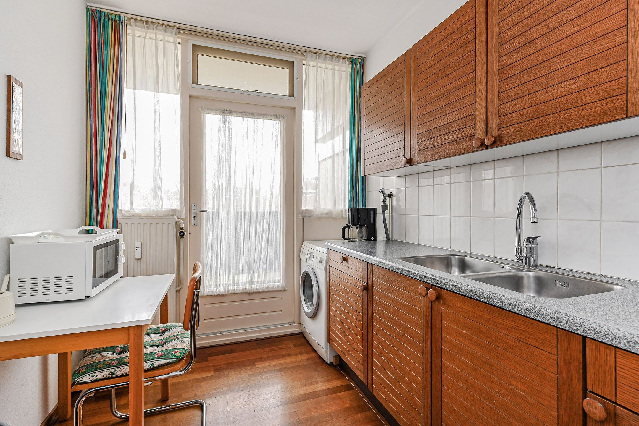 Spacious 3-Room Apartment with Two Balconies in Quiet Green Surroundings — 9