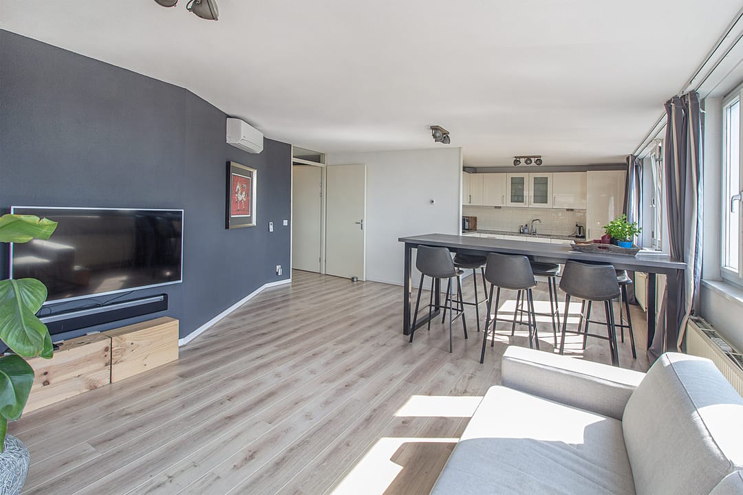 Comfortable 3-Room Apartment with Balcony and Parking in Scheveningen — 8