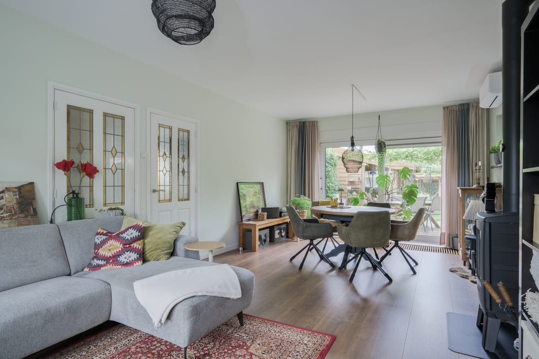 Photo 2 of Prins Bernhardstraat 20-A